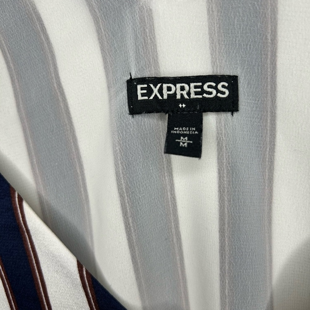 Express tank top, beautiful, preloved. Size M. - Picture 6 of 6